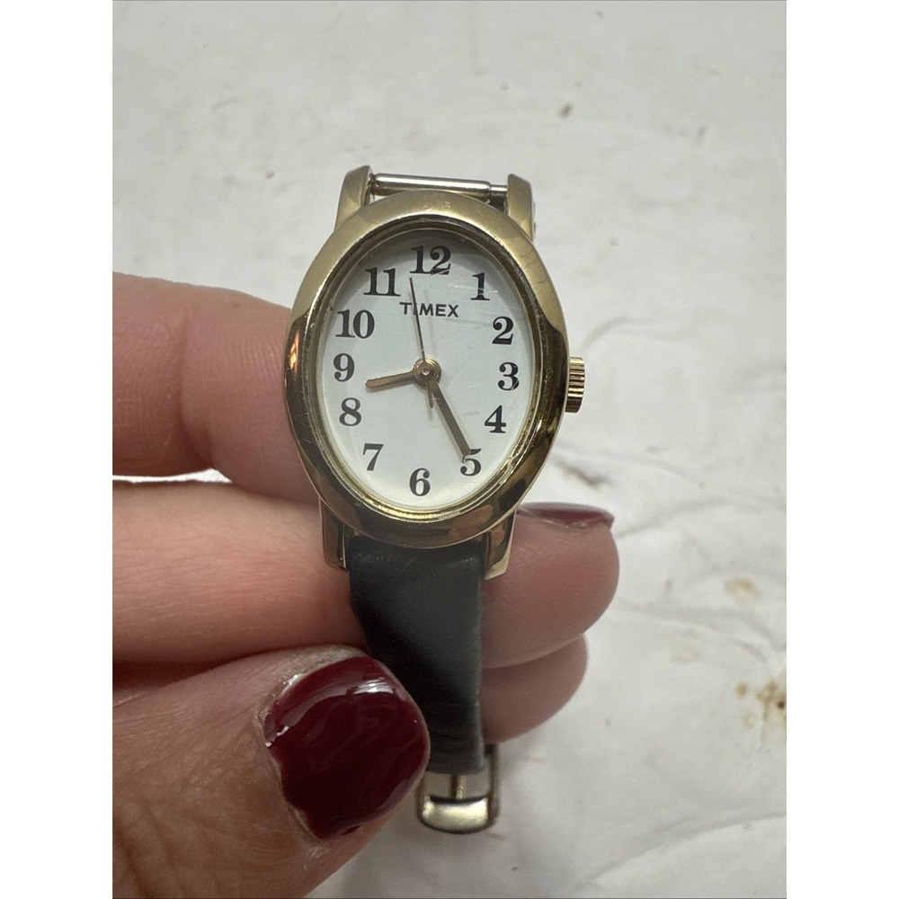Vintage Timex Cavatina Women SR521SW Classic‎ Oval Black Band Watch-Untested